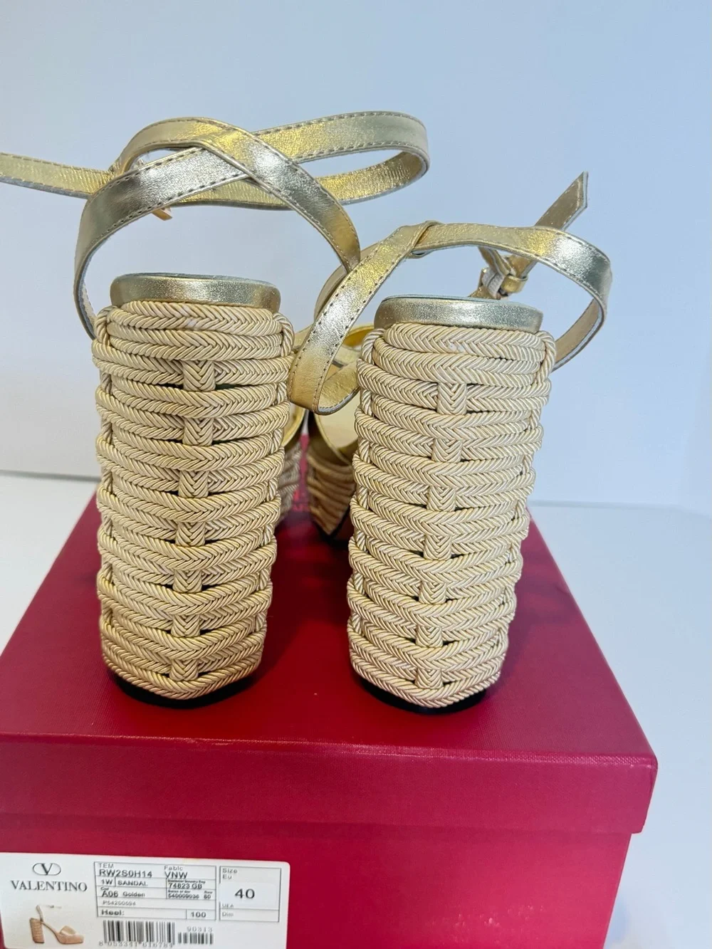 *Inspired shoe*Gold Platform Woven-Detail High Heel Sandals